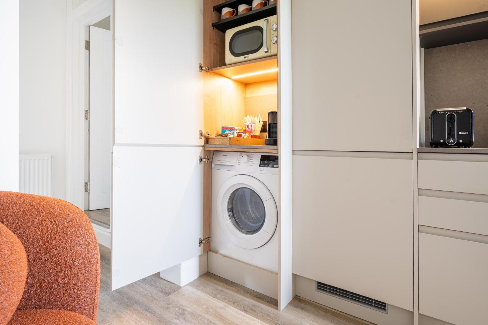 Newly Designed, 2Br Apt, 5Min From Northwood London Tube Station, Nato Hq, Ideal For Wembley, Warner Studio, Contractors Extérieur photo