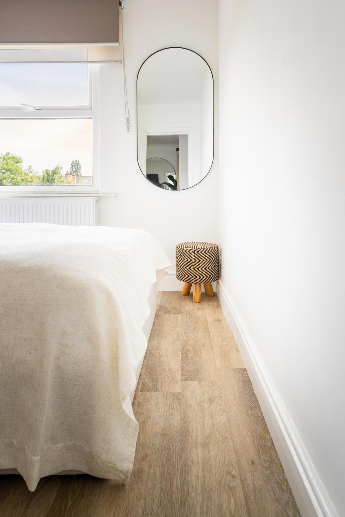 Newly Designed, 2Br Apt, 5Min From Northwood London Tube Station, Nato Hq, Ideal For Wembley, Warner Studio, Contractors Extérieur photo